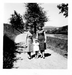 Alte Straße = heutiger Friedhofsweg, Reedern.jpg