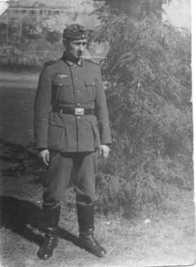 Hermann Eisinger in Soldatenuniform.jpg