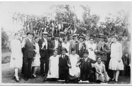 Straußjugend bei der Kerwe des Jahres 1929.jpg